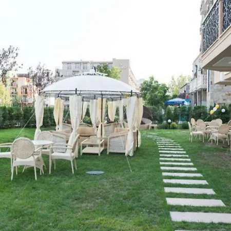 Dawn Park Deluxe Апарт-отель *
